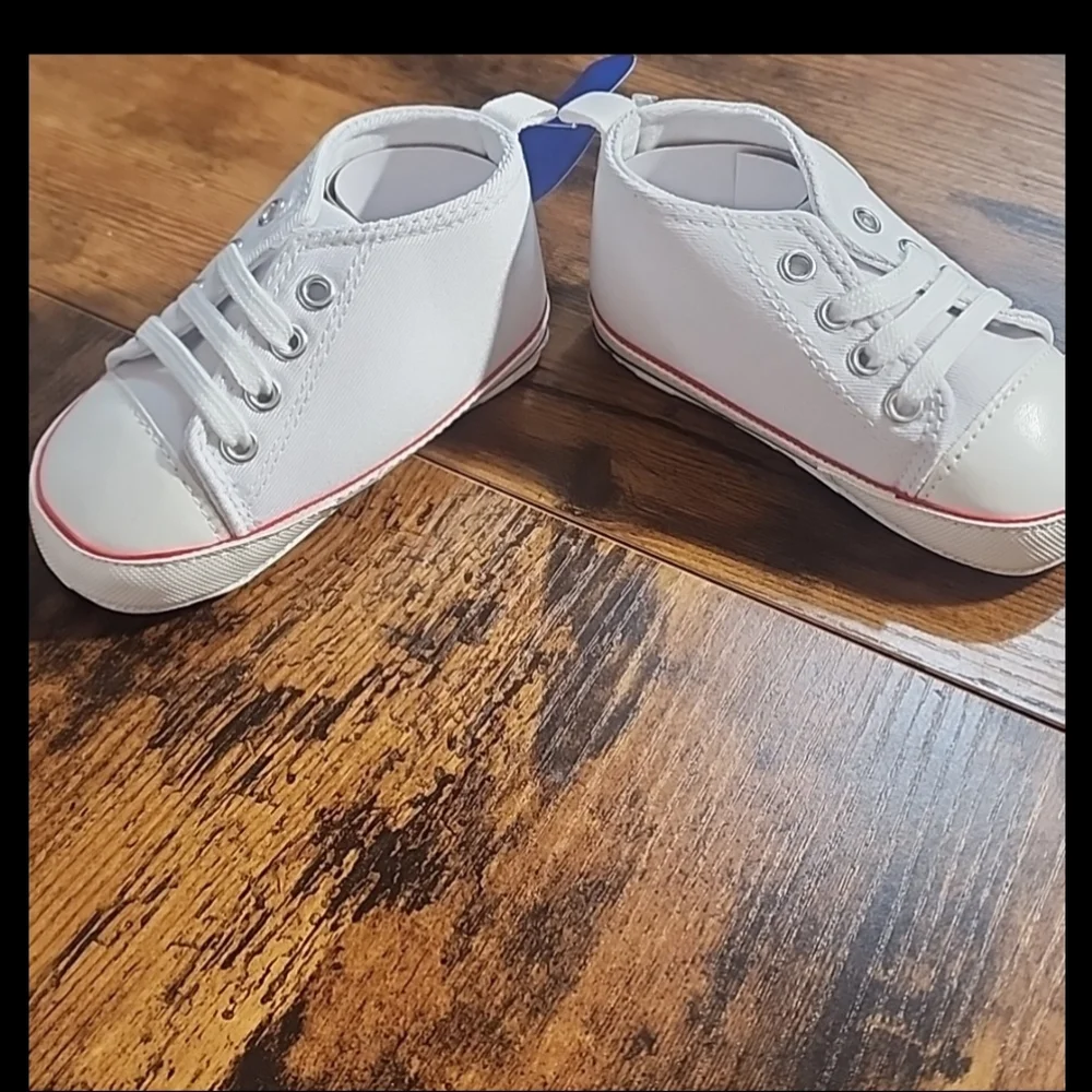 Unisex Baby Converse Size 3 AntiSlip Soft Sole Flat Sneakers For 1st Time Walker